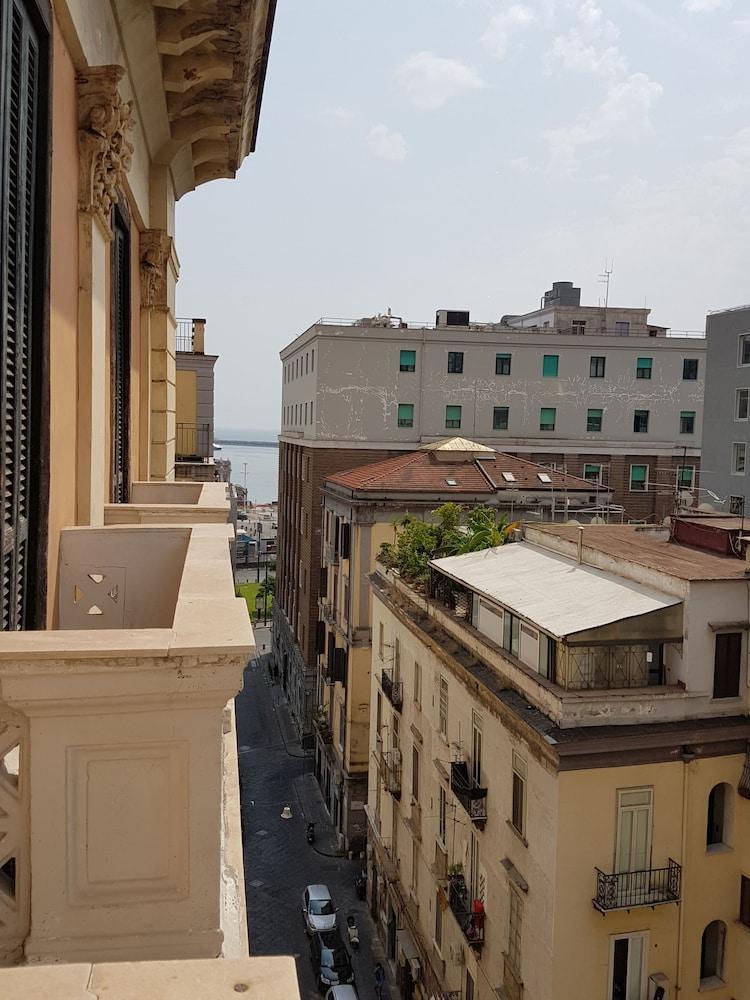 Hotel Le Orchidee Napoli Bagian luar foto